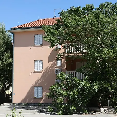 Lägenhet Harry With Terrace Baška