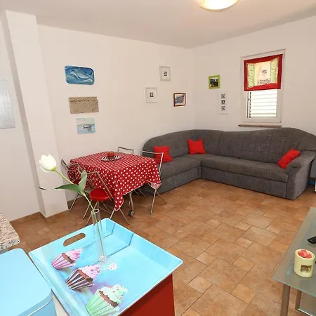 Apartment Harry With Terrace Baška