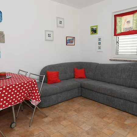 Harry With Terrace Apartment